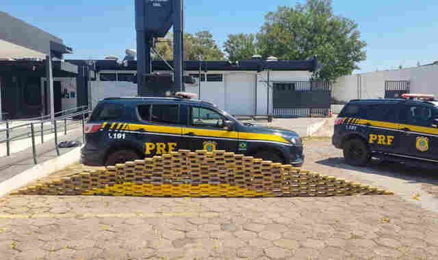 PRF apreende 262 Kg de coca&iacute;na em Corumb&aacute; escondidas em tanque de caminh&atilde;o
