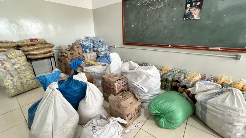 Prefeitura de Lad&aacute;rio recebe nova doa&ccedil;&atilde;o de alimentos da Receita Federal