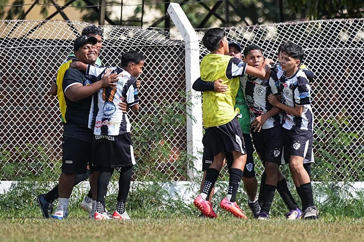 Corumbaense e N&aacute;utico come&ccedil;am a decidir Estadual Sub-15 no s&aacute;bado