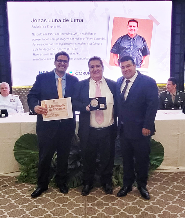 C&acirc;mara homenageia personalidades com Medalha do M&eacute;rito Legislativo Ant&ocirc;nio Maria Coelho