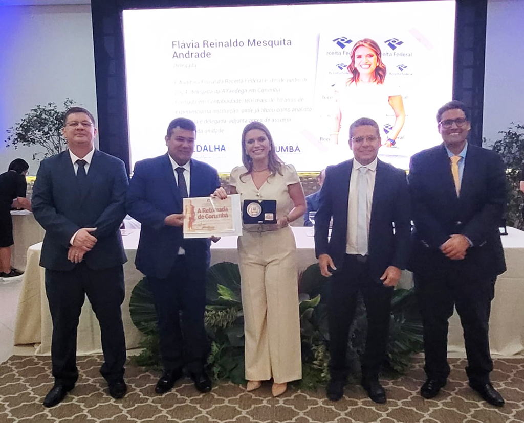 C&acirc;mara homenageia personalidades com Medalha do M&eacute;rito Legislativo Ant&ocirc;nio Maria Coelho