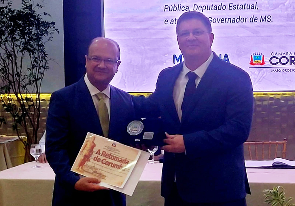 C&acirc;mara homenageia personalidades com Medalha do M&eacute;rito Legislativo Ant&ocirc;nio Maria Coelho