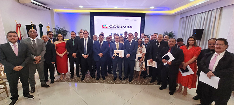 C&acirc;mara homenageia personalidades com Medalha do M&eacute;rito Legislativo Ant&ocirc;nio Maria Coelho