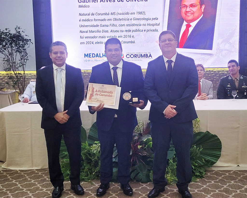 C&acirc;mara homenageia personalidades com Medalha do M&eacute;rito Legislativo Ant&ocirc;nio Maria Coelho