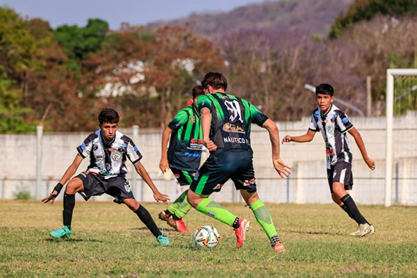 N&aacute;utico vence Corumbaense e fica a um empate do t&iacute;tulo no Estadual Sub-15