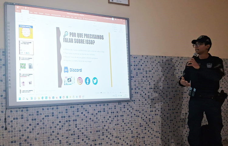 Pol&iacute;cia Militar realiza palestra sobre seguran&ccedil;a p&uacute;blica no CAIJ em Corumb&aacute;
