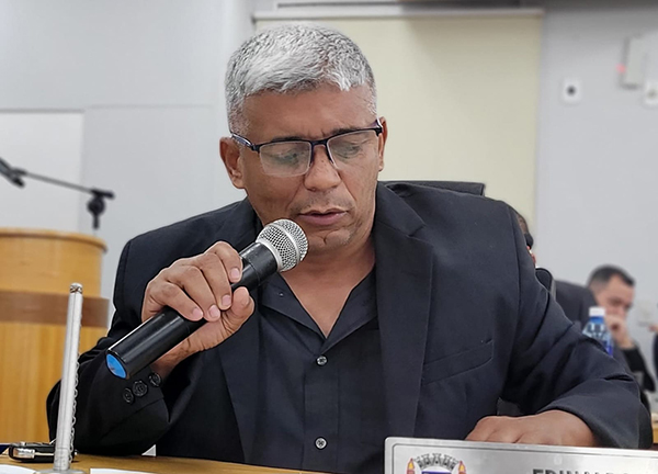 Vereador Edinaldo Neves pede provid&ecirc;ncias para proibir tr&aacute;fego de ve&iacute;culos pesados em alameda no Dom Bosco