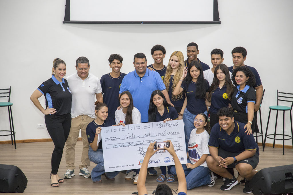 Prefeitura e C&acirc;mara destinam recurso de emenda para aquisi&ccedil;&atilde;o de projetores por escola