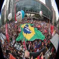 S&atilde;o Paulo tem 42 mil pessoas em ato contra PEC da Blindagem e anistia 