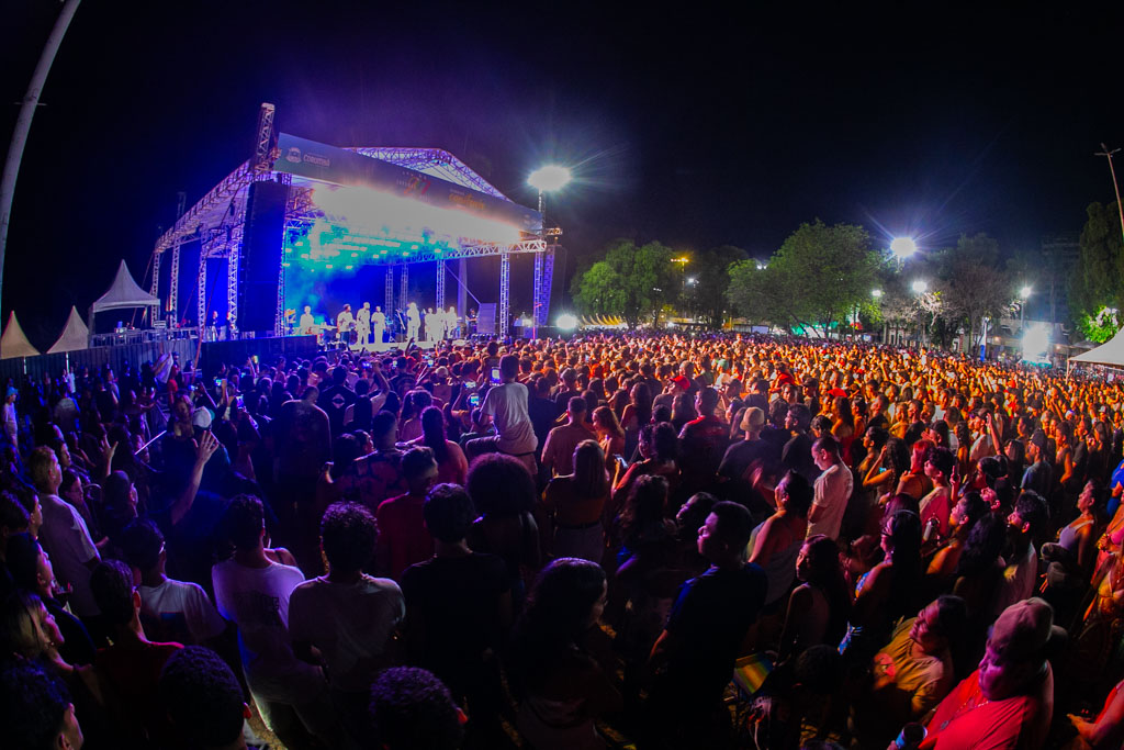Pra&ccedil;a Generoso Ponce lota em show da Turma do Pagode nos 247 anos de Corumb&aacute;