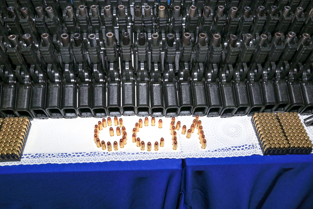 Prefeito destaca valoriza&ccedil;&atilde;o da Guarda Municipal com doa&ccedil;&atilde;o de armamentos do Estado