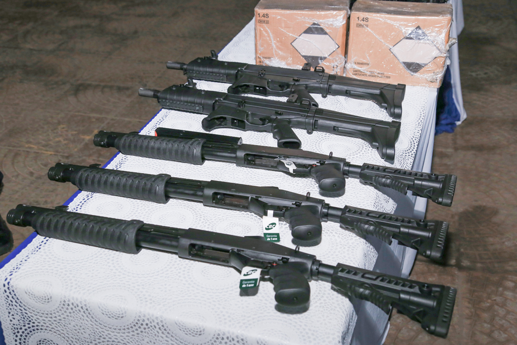 Prefeito destaca valoriza&ccedil;&atilde;o da Guarda Municipal com doa&ccedil;&atilde;o de armamentos do Estado
