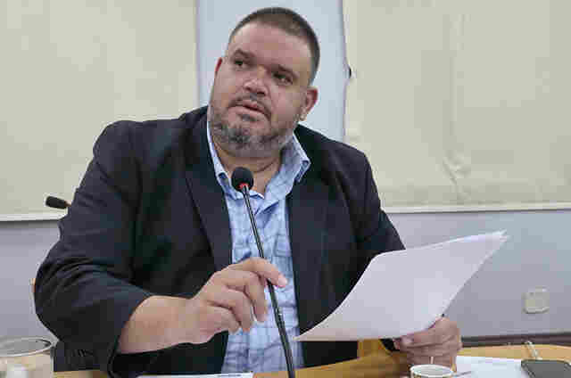 Na C&acirc;mara, Jovan cobra ilumina&ccedil;&atilde;o e sinaliza&ccedil;&atilde;o vi&aacute;ria do portal ao Lampi&atilde;o Aceso