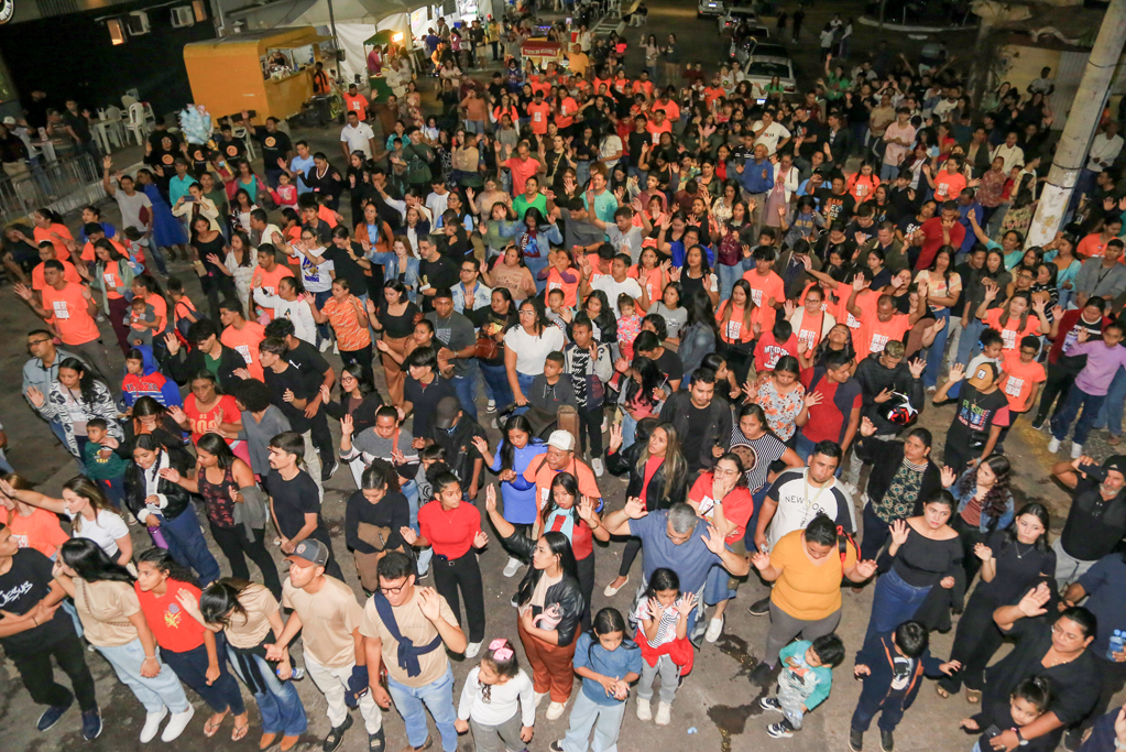 Corumb&aacute; reuniu milhares de fi&eacute;is na Marcha para Jesus com show da dupla Andr&eacute; e Felipe
