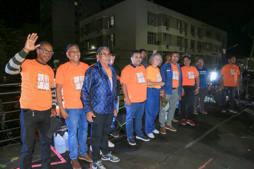 Corumb&aacute; reuniu milhares de fi&eacute;is na Marcha para Jesus com show da dupla Andr&eacute; e Felipe