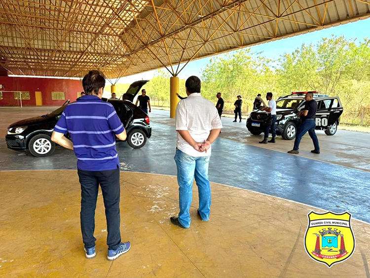 Guarda Civil Municipal realiza treinamento pr&aacute;tico de abordagem e uso de arma de fogo