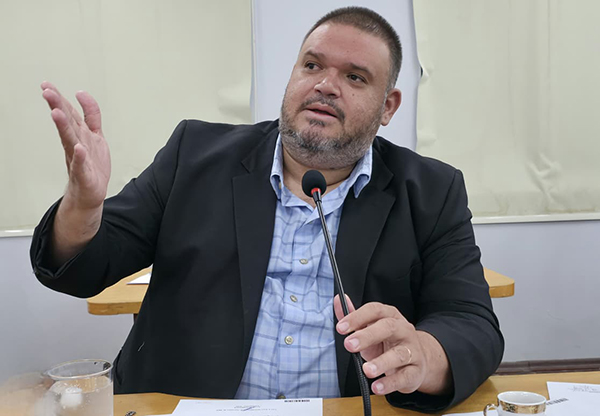 Vereador Jovan Temeljkovitch cobra fiscaliza&ccedil;&atilde;o de terrenos abandonados na cidade