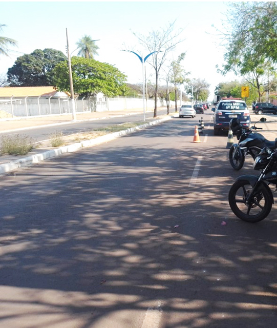 Pol&iacute;cia Militar intensifica fiscaliza&ccedil;&atilde;o de tr&acirc;nsito e refor&ccedil;a import&acirc;ncia do cumprimento das leis para salvar vidas