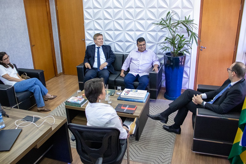 Defensoria-Geral dialoga com prefeito de Corumb&aacute; sobre rede de atendimento ao migrante 