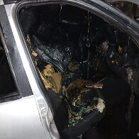 Bombeiros controlam inc&ecirc;ndio em carro na rua Almirante Barroso em Lad&aacute;rio