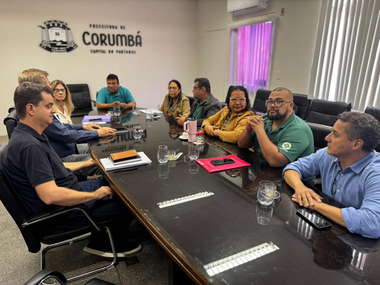 Prefeitura e SIMTED fortalecem di&aacute;logo sobre valoriza&ccedil;&atilde;o dos profissionais da Educa&ccedil;&atilde;o