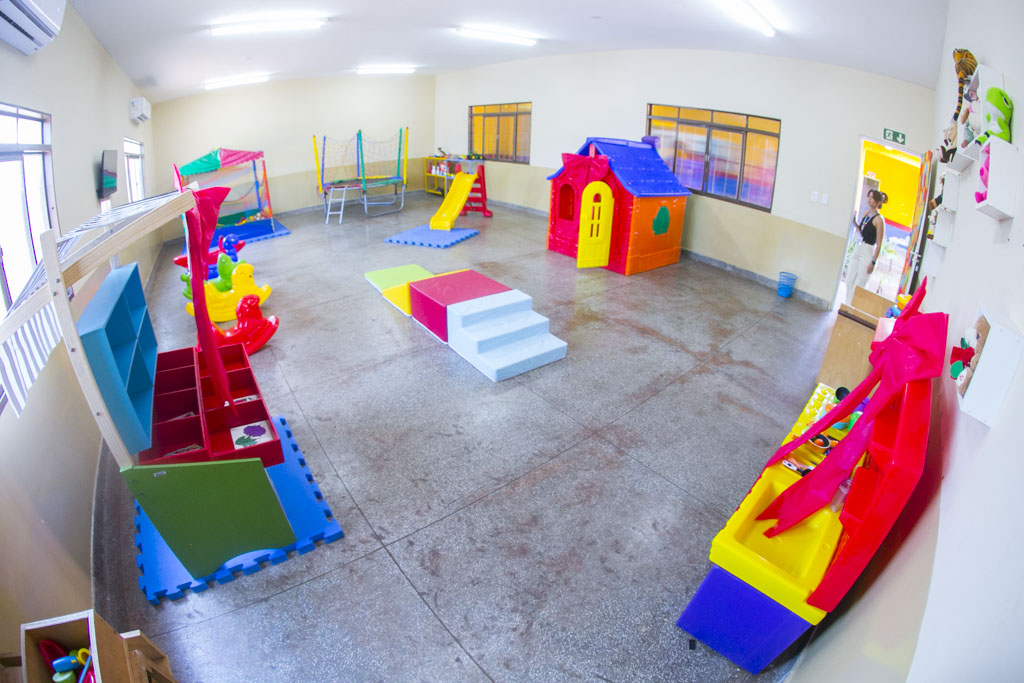 Prefeitura entrega brinquedos educativos a 17 centros de educa&ccedil;&atilde;o infantil em Corumb&aacute;