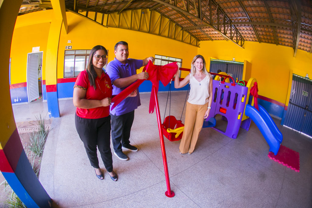 Prefeitura entrega brinquedos educativos a 17 centros de educa&ccedil;&atilde;o infantil em Corumb&aacute;