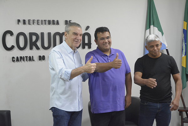 Prefeito Dr. Gabriel recebe deputado Paulo Corr&ecirc;a para tratar de projetos de desenvolvimento
