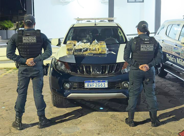 Pol&iacute;cia Militar apreende grande quantidade de drogas com passageiros bolivianos em &ocirc;nibus de turismo em Corumb&aacute;