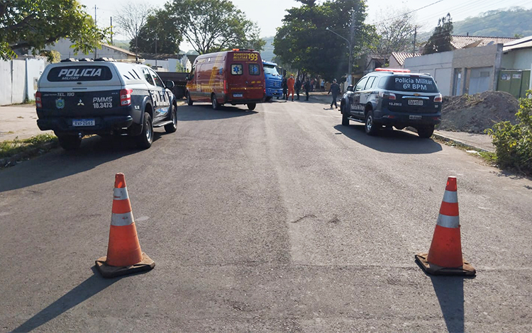 Crian&ccedil;a morre atropelada quando o tio manobrava o caminh&atilde;o em Corumb&aacute;