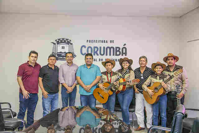 Prefeito de Corumb&aacute; recebe comitiva boliviana e fortalece la&ccedil;os culturais com pa&iacute;s
