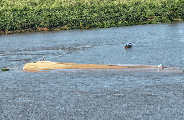 Defesa Civil orienta banhistas e navegantes quanto a seguran&ccedil;a durante o per&iacute;odo de seca no Rio Paraguai