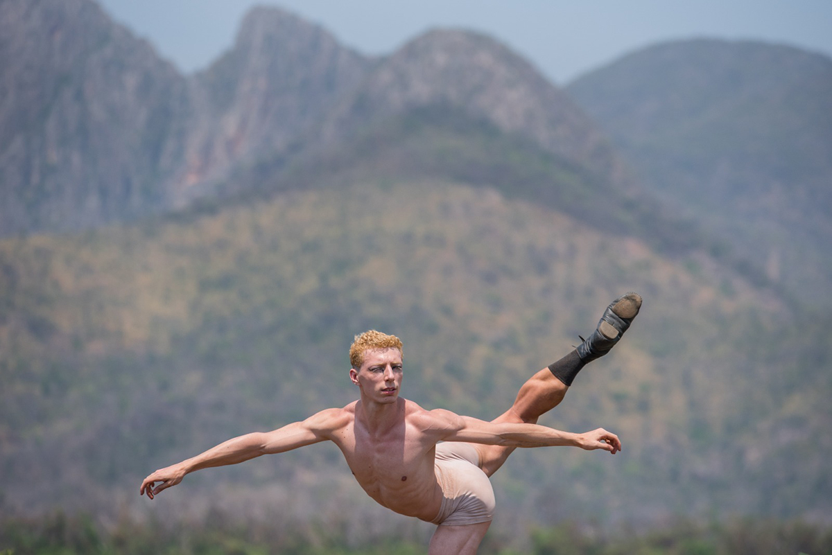 Ap&oacute;s seis anos na Cia de Dan&ccedil;a do Pantanal, Agust&iacute;n Salcedo celebra uma trajet&oacute;ria marcada por aprendizado, pertencimento e prop&oacute;sito