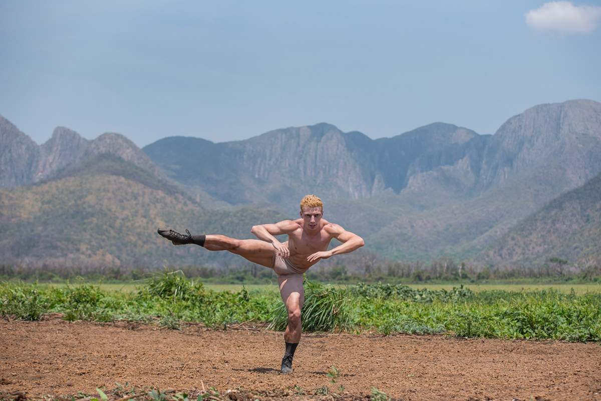 Ap&oacute;s seis anos na Cia de Dan&ccedil;a do Pantanal, Agust&iacute;n Salcedo celebra uma trajet&oacute;ria marcada por aprendizado, pertencimento e prop&oacute;sito