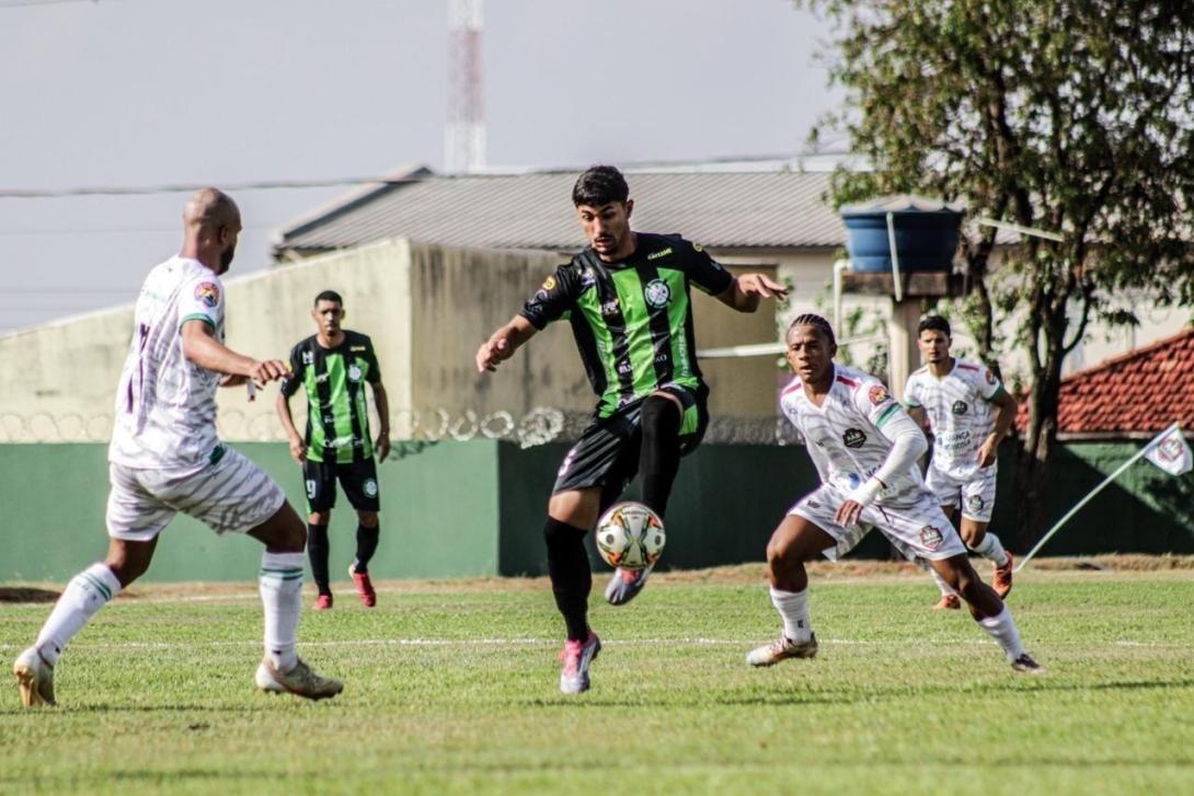 CRA vence Bataguassu, garante acesso e leva disputa pelo t&iacute;tulo para &uacute;ltima rodada