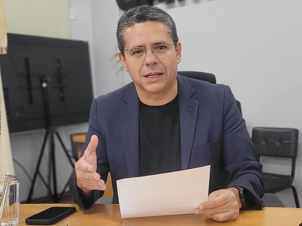 Alexandre reivindica servi&ccedil;os em cemit&eacute;rios para o Dia de Finados