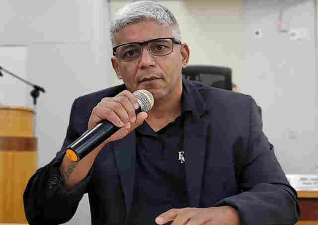 Edinaldo pede explica&ccedil;&otilde;es sobre demora de servi&ccedil;os na ilumina&ccedil;&atilde;o p&uacute;blica