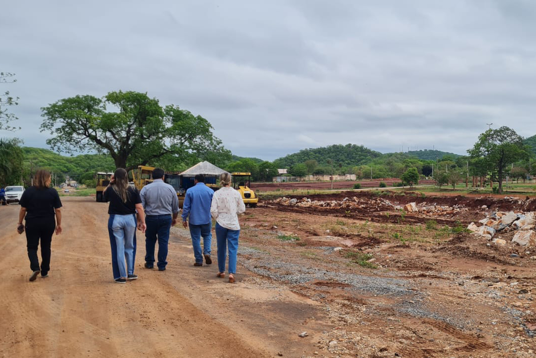 Visita t&eacute;cnica analisa infraestrutura e acesso nas obras de habita&ccedil;&atilde;o em Corumb&aacute;