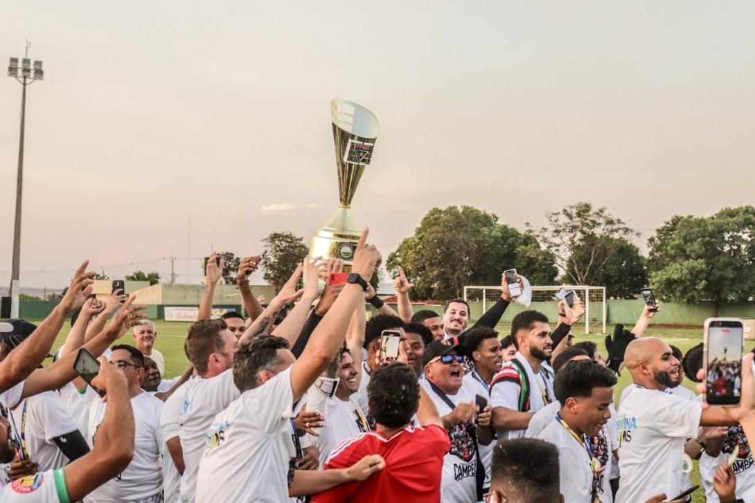 Bataguassu goleia Taveir&oacute;polis e conquista o t&iacute;tulo da S&eacute;rie B Estadual