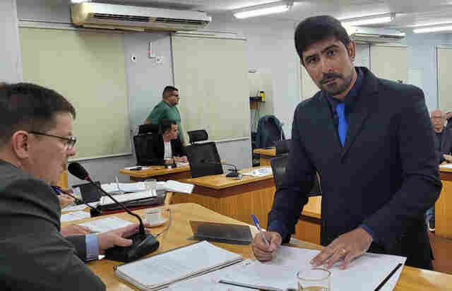 Ap&oacute;s posse, Pietro anuncia afastamento para continuar no comando do Procon Municipal