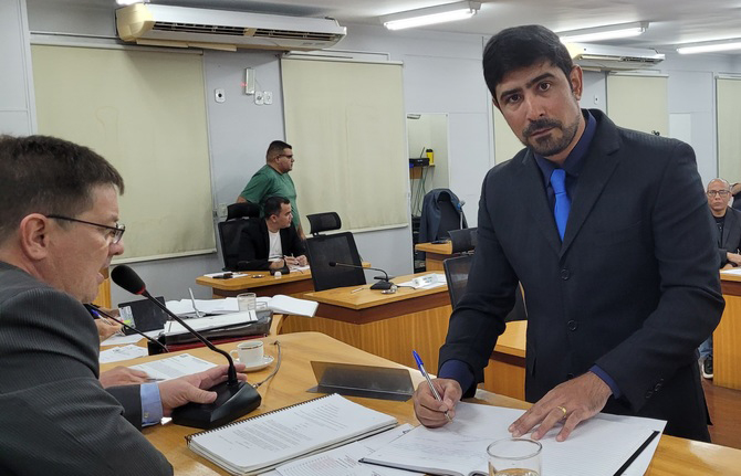 Ap&oacute;s posse, Pietro anuncia afastamento para continuar no comando do Procon Municipal
