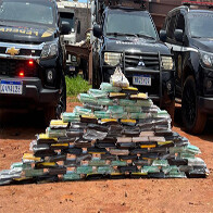 Caminh&atilde;o de min&eacute;rio que saiu de Corumb&aacute; foi apreendido com 100 kg de coca&iacute;na em Campo Grande