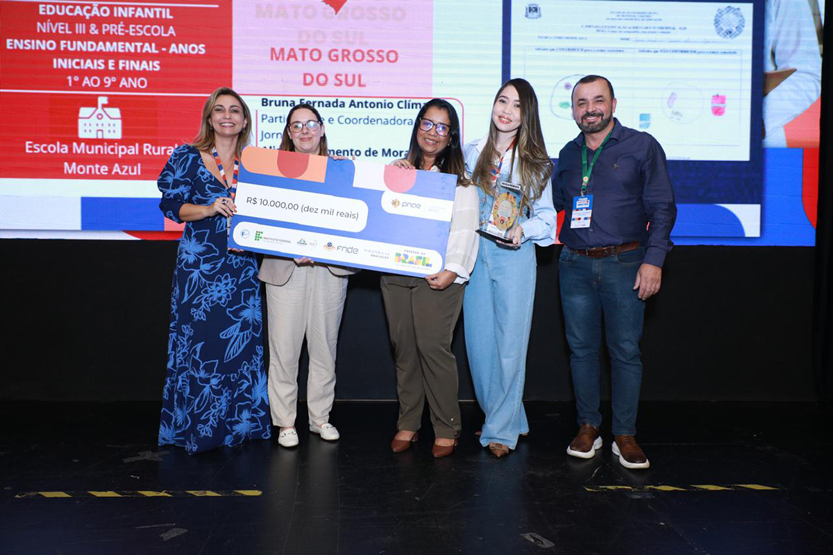 Solenidade nacional do FNDE premia projeto de alimenta&ccedil;&atilde;o escolar de escola da Reme