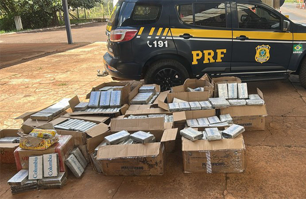 PRF apreende 629 Kg de coca&iacute;na em carreta de min&eacute;rio de ferro que partiu de Corumb&aacute; 