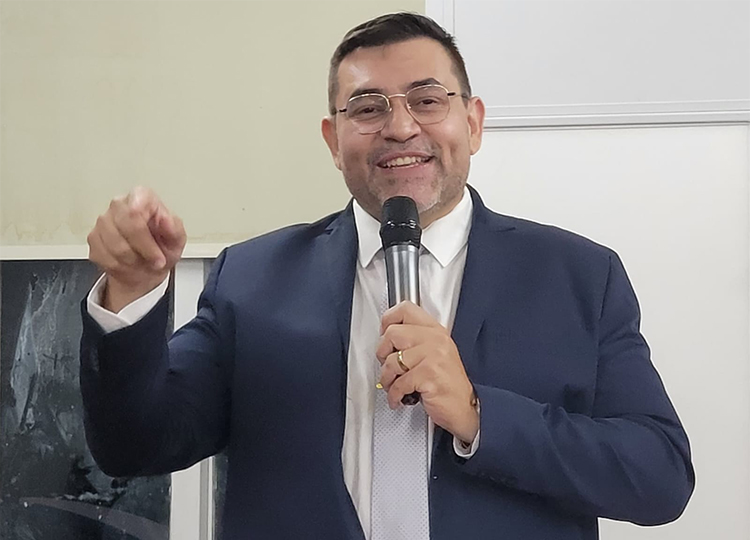 Kleiton Cruz promete muito trabalho por Corumb&aacute;, com sabedoria, equil&iacute;brio e coragem
