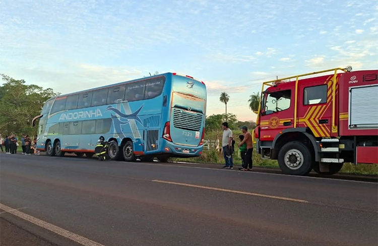 &Ocirc;nibus da Andorinha que saiu de Corumb&aacute; com 53 passageiros tem princ&iacute;pio de inc&ecirc;ndio na BR-262, pr&oacute;ximo a Aquidauana 