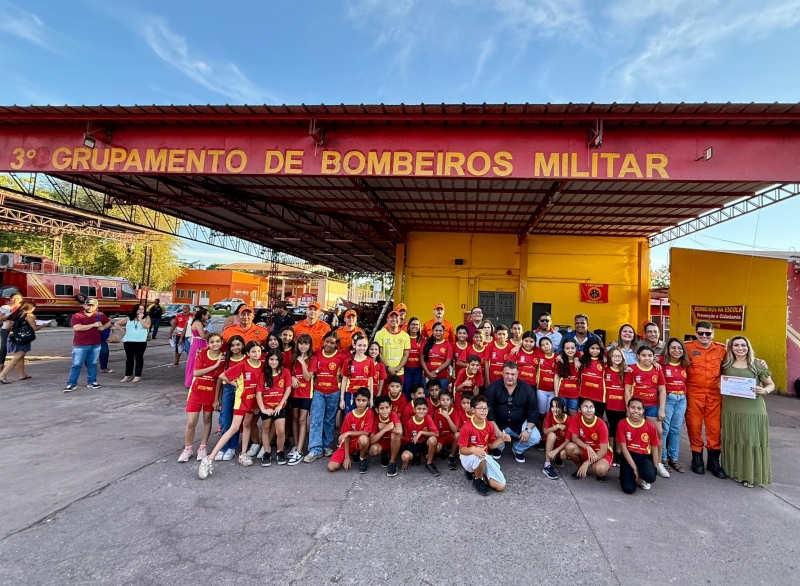 Estudantes de Lad&aacute;rio celebram formatura do Projeto Bombeiro na Escola com cerim&ocirc;nia no 3&ordm; Grupamento de Bombeiros Militar