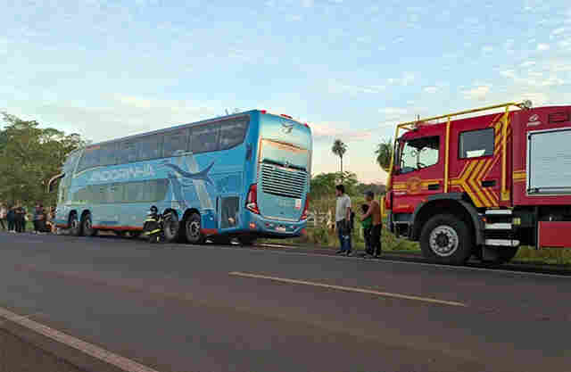 &Ocirc;nibus da Andorinha que saiu de Corumb&aacute; com 53 passageiros tem princ&iacute;pio de inc&ecirc;ndio na BR-262, pr&oacute;ximo a Aquidauana 