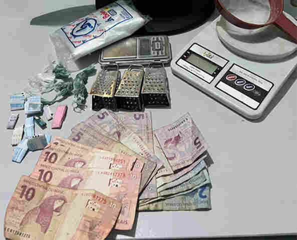 Pol&iacute;cia Militar prende dois homens por tr&aacute;fico de drogas na &ldquo;Boca do Cabelo &ldquo;em Corumb&aacute;