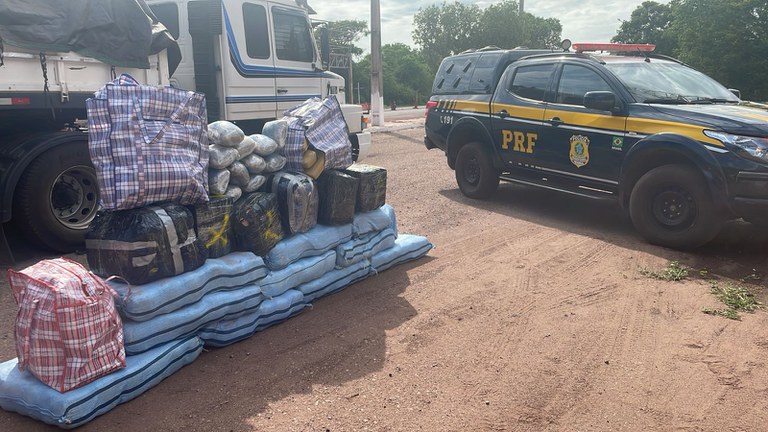 PRF apreende 445 Kg de drogas em carreta que saiu de Corumb&aacute; com destino ao estado de S&atilde;o Paulo 